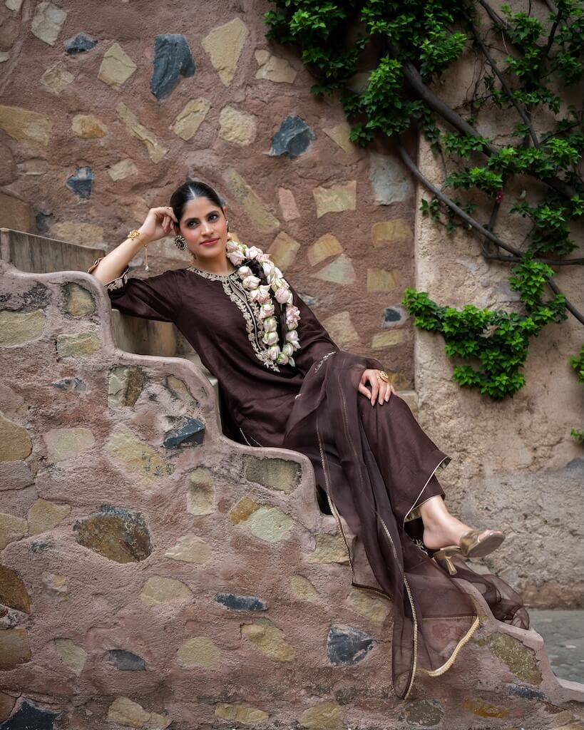 Leher Mocha Straight Kurta Set